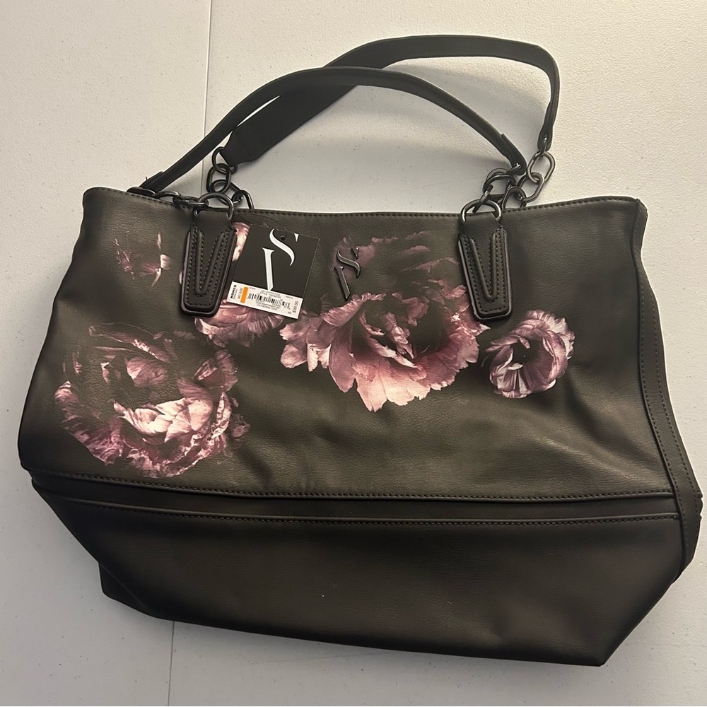 NWT Simply Vera floral purse.